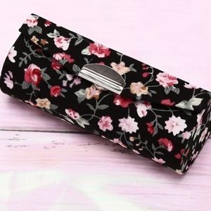 Lipstick 💄 💋 case holder with mirror.